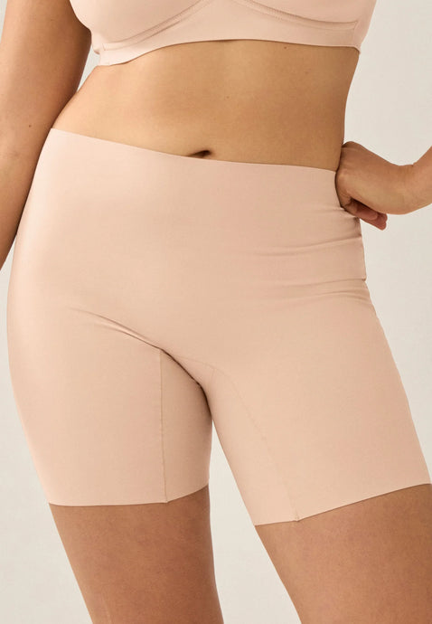 Cycling shorts with shaping effect
