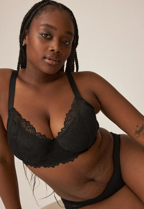 Underwired bra with lace