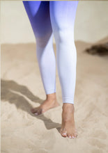 Load image into Gallery viewer, JESSICA SEAMLESS SPORTS LEGGINGS IN PURPLE OMBRE