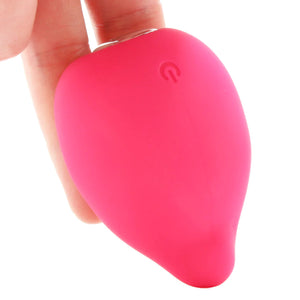 Yumi Rechargeable Finger Vibe in Foxy Pink