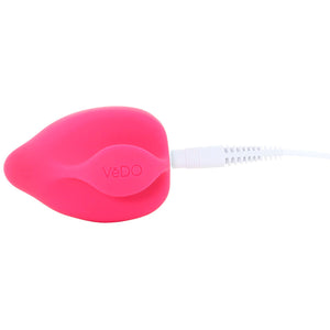 Yumi Rechargeable Finger Vibe in Foxy Pink